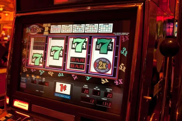 Live dealer blackjack table on tradeit with multi-camera view